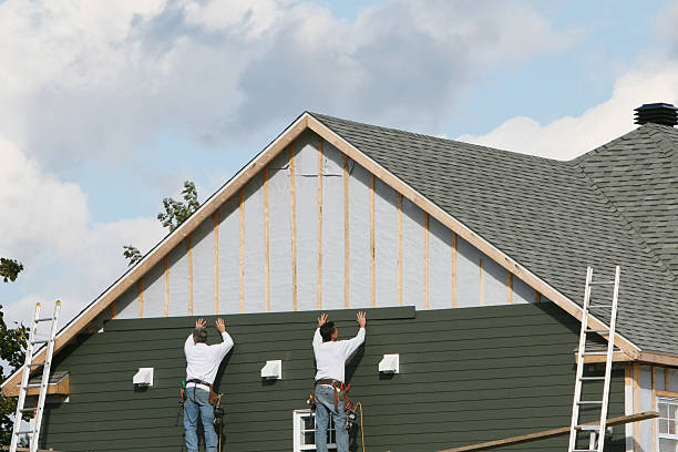Professional Siding Replacement technician working in Grapeville, PA